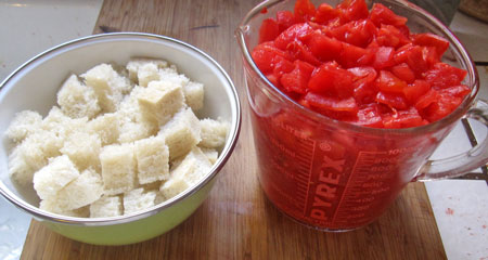 w_bread_n_tomatoes