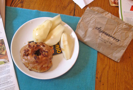d_donut_w_pear